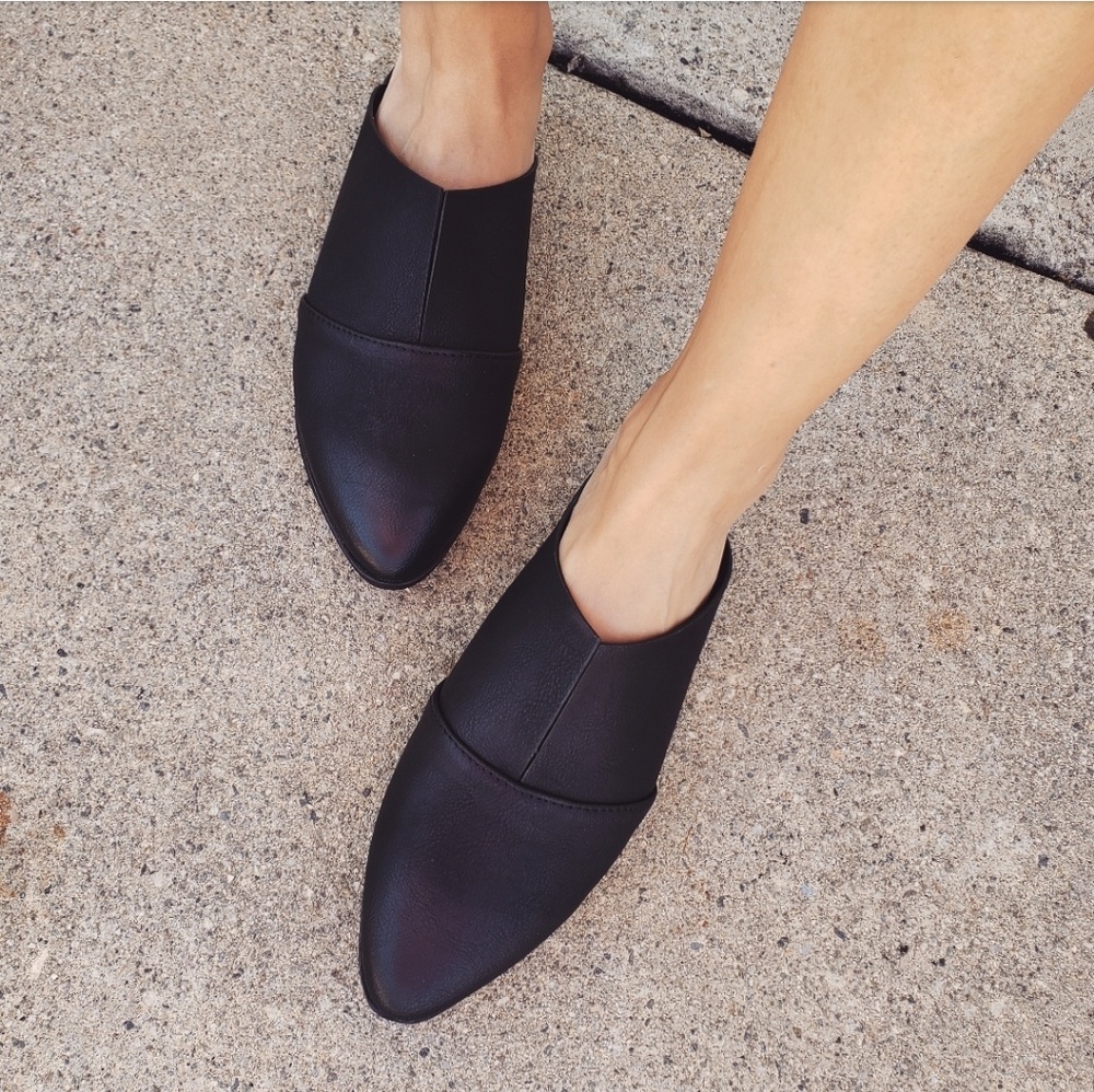 🆕️//The Amy// black mule flat - Picture 6 of 7